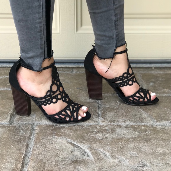 Geometric Cutouts Retro Block Heel Sandal - Picture 3 of 5